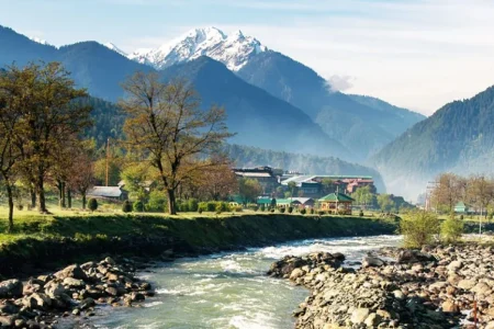 5N/6D Best Deal Kashmir Package Trip – 02 Night Houseboat in Srinagar